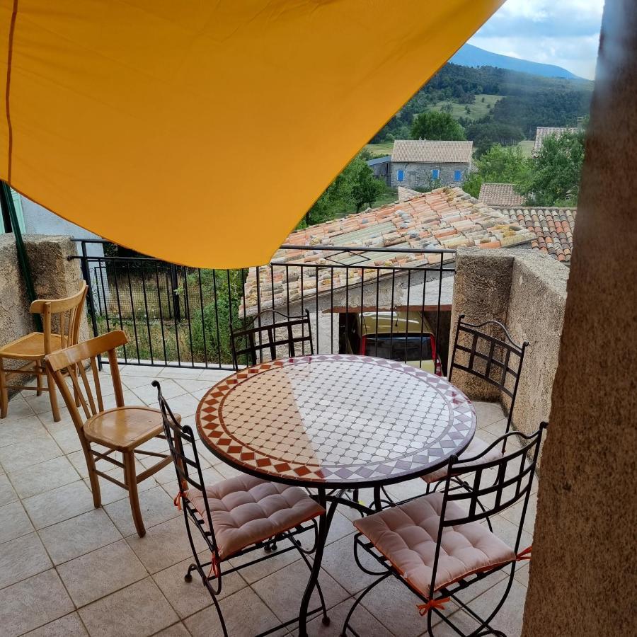 Gite La Foux De Peyroules Exterior foto